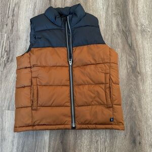 Boys Gap puffer vest size small (6-7) NWOT